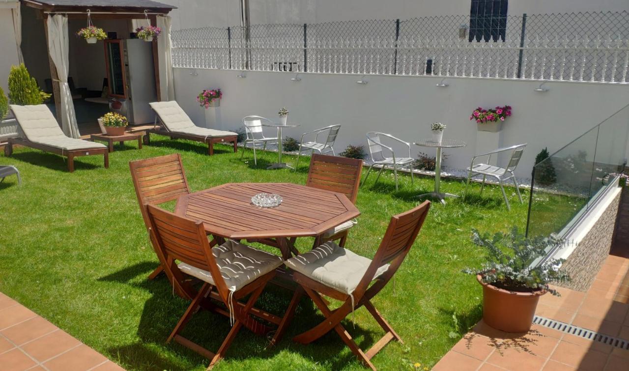 Hostel Portosantiago Portomarin Zewnętrze zdjęcie
